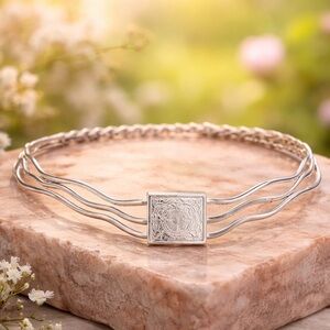 Authentic LALIQUE France Aréthuse "Masque de Femme" Triple Strand Choker